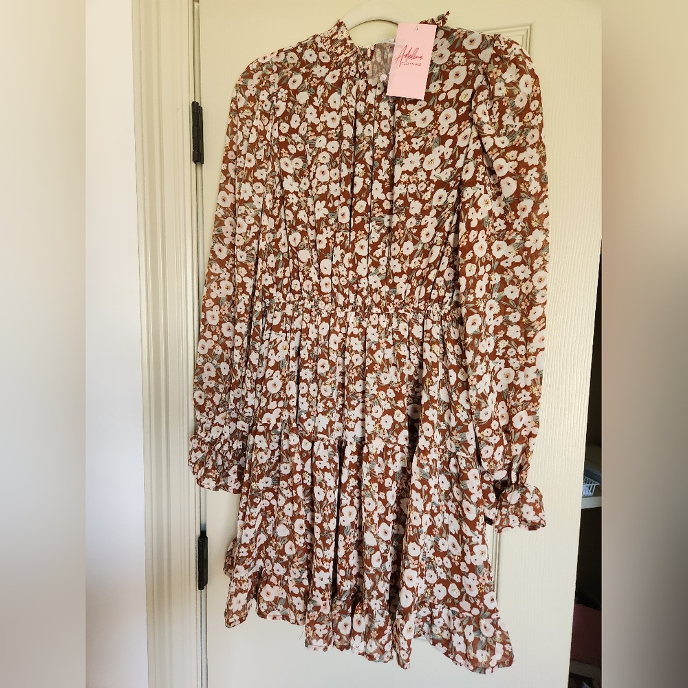 NWT! FLORAL DRESS size Medium